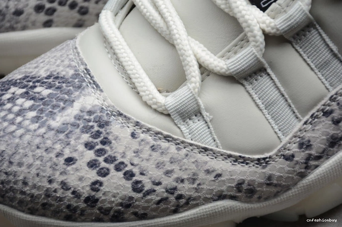 SE Light Jordan Bone Air CD6846-002 Low 11 Snake 0922
